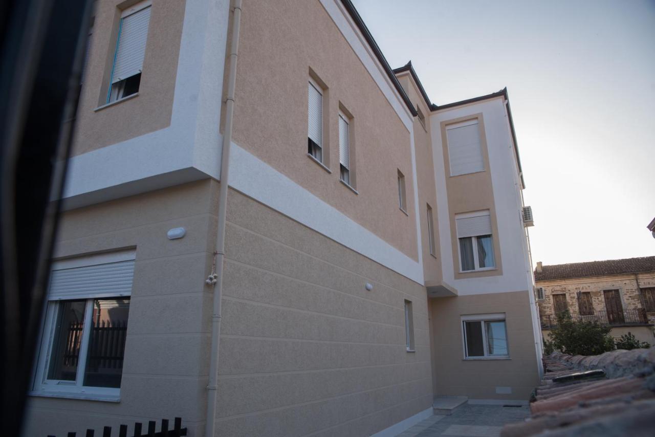 Panda Apartament Корча Экстерьер фото